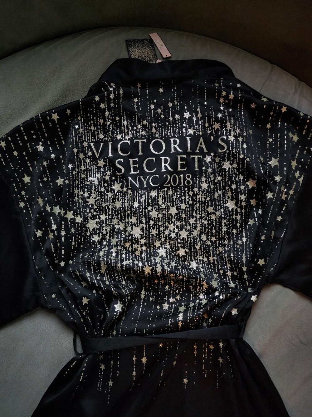 NWT Victoria’s Secret 2018 NYC Fashion Show Robe M/L - Glitter Back!